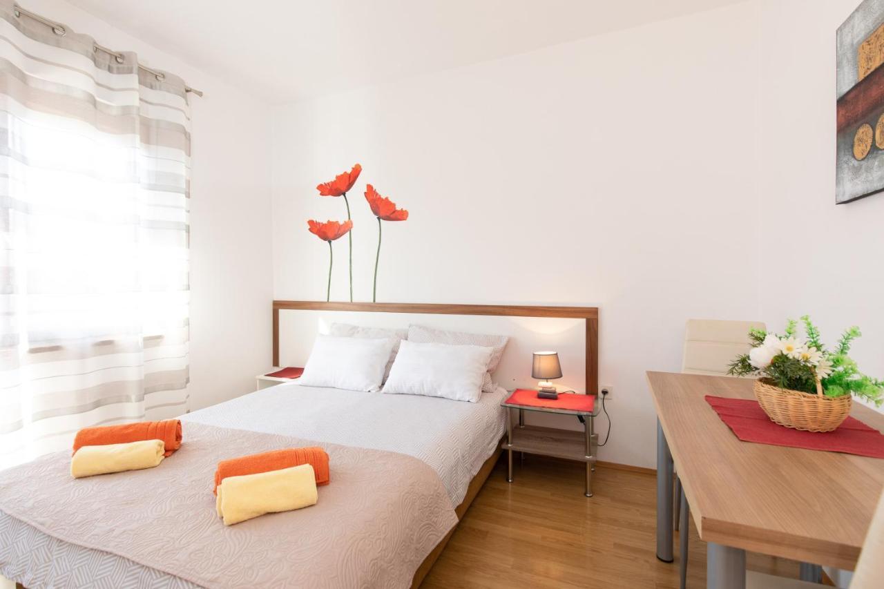 Apartmani Braut Kornić Exterior foto